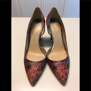 Jessica Simpson “Livvy” Floral Pumps